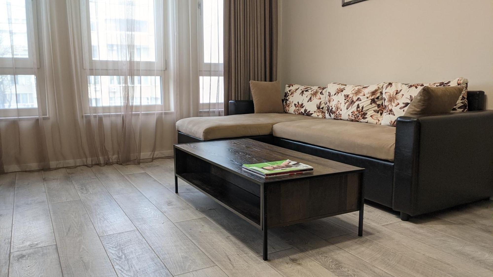 Lux 2 Central Apartment With Garage Plovdiv Ngoại thất bức ảnh